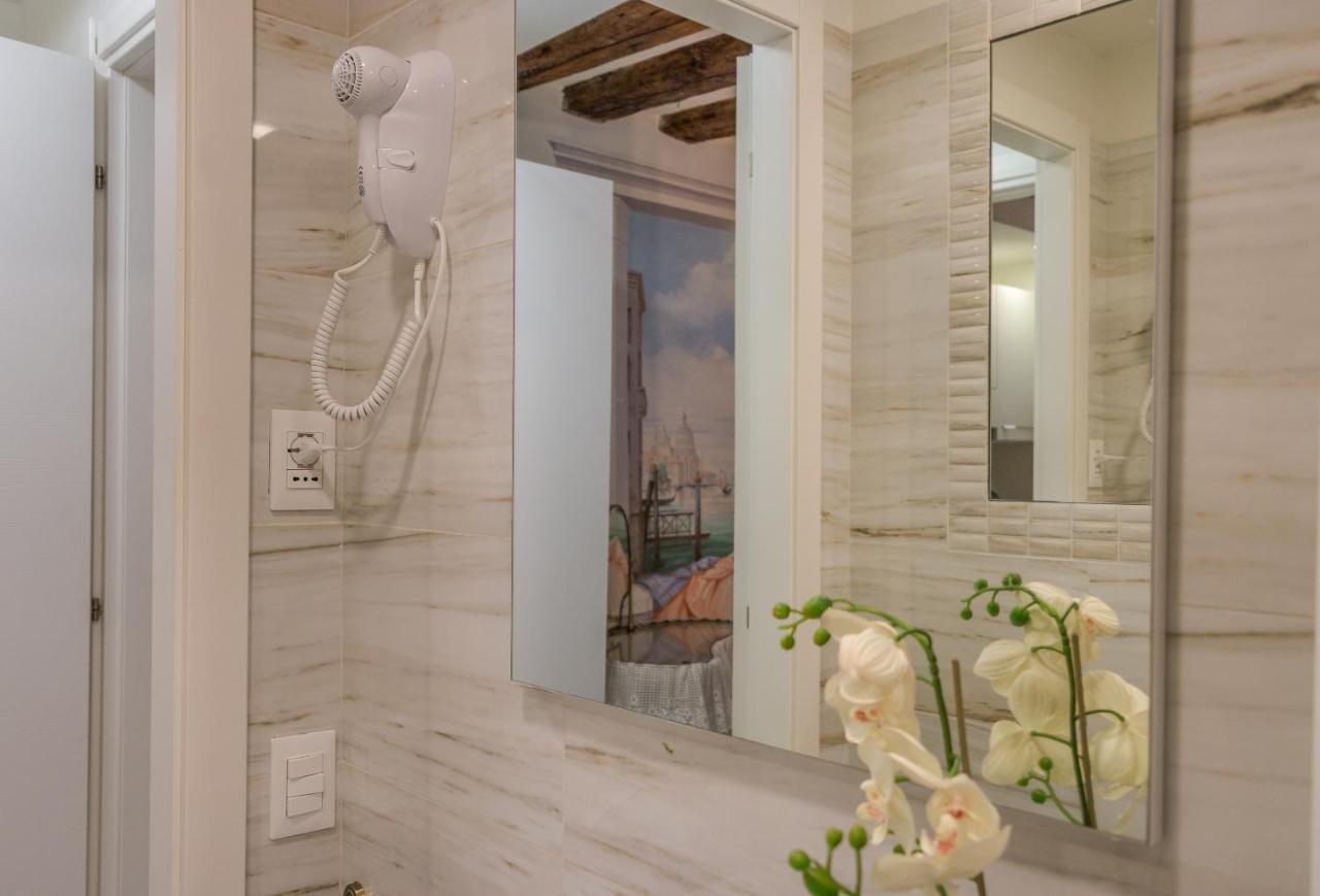 Noble House With @original Venetian Murales Appartamento Venezia